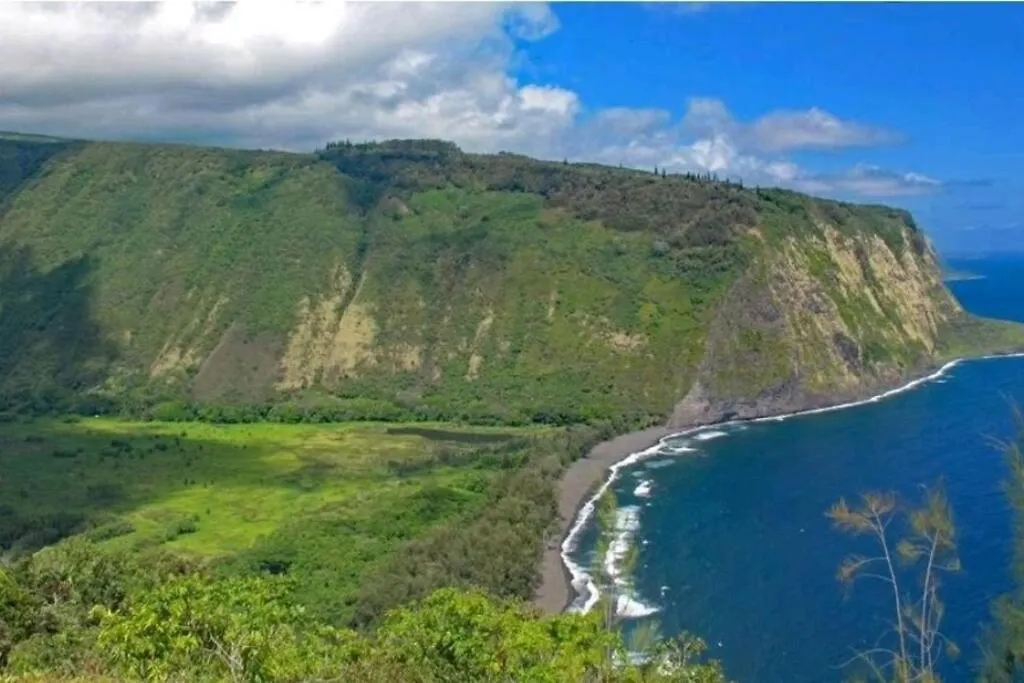 Pahoehoe- Hale Kumu La'Au At Volcano 0*,  USA